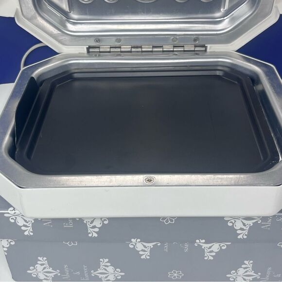 Rival Cookie Factory Model 9952 w/ instructions and 4 stacked Molded Pans - Picture 5 of 11